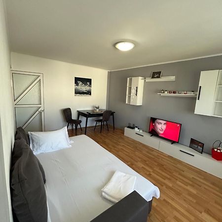 Sj Apartment Тульча Екстер'єр фото